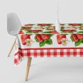 Obrus plamoodporny motyw truskawek 140x200 - 29429