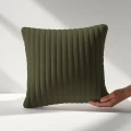 Poszewka dekoracyjna tłoczona pasy 40x40 sztruks oliwka - 29640